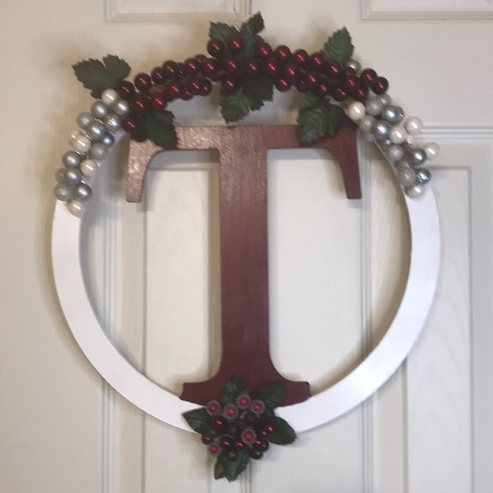 Holiday Wreath Letter "T"